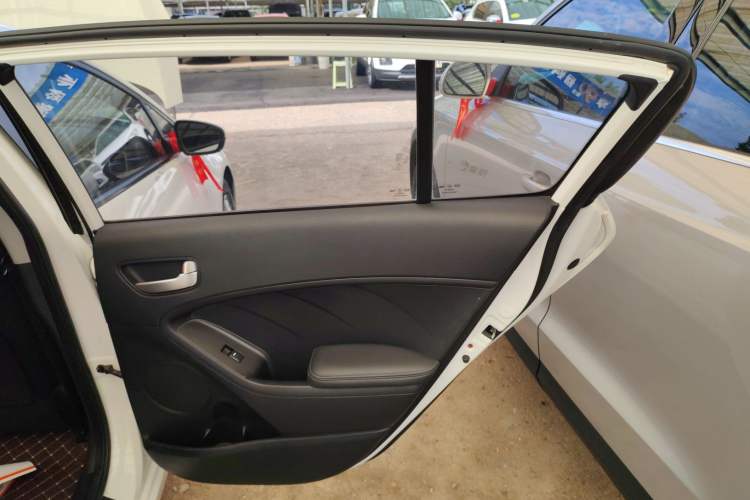 Used Kia K3S 2014 1.6L Automatic GL Right Rear Door Interior