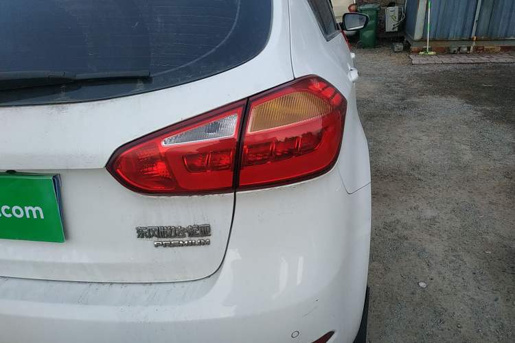 Used Kia K3S 2014 1.6L Automatic DLX Right Rear Taillight