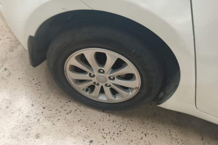 Used Kia K3S 2014 1.6L Automatic GL Right Rear Wheel Hub