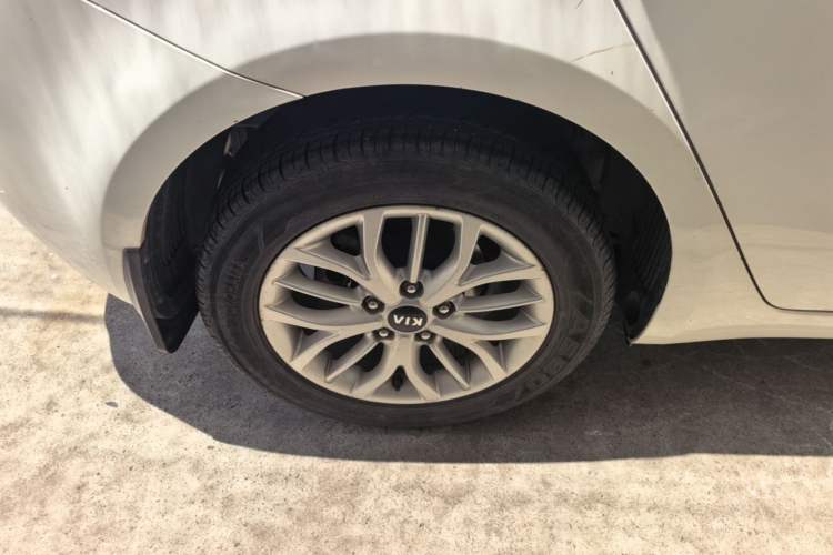 Used Kia K3S 2014 1.6L Manual GLS Right Rear Wheel Hub