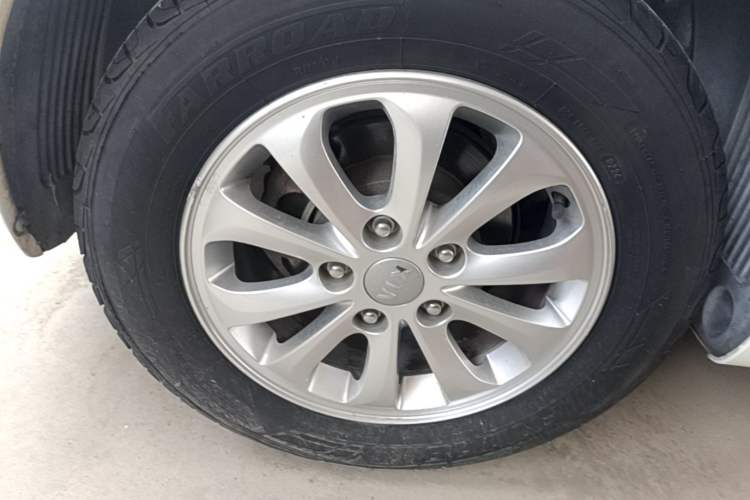 Used Kia K3S 2014 1.6L Automatic GL Right Rear Wheel Hub