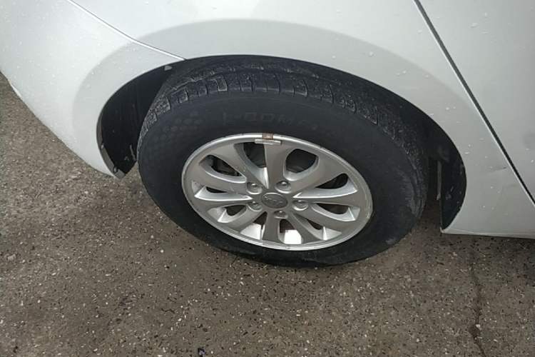 Used Kia K3S 2014 1.6L Automatic GL Right Rear Wheel Hub
