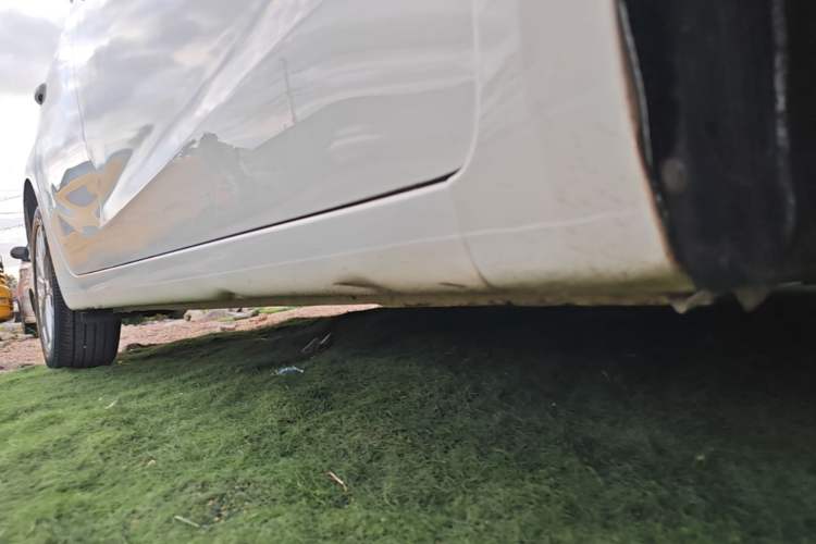 Used Kia K3S 2014 1.6L Automatic GLS Right Side Sill