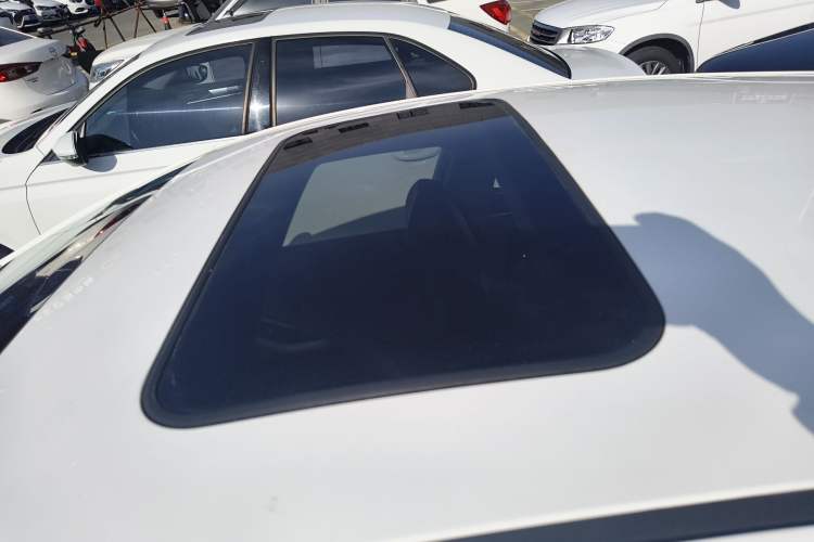 Used Kia K3S 2014 1.6L Automatic DLX Roof