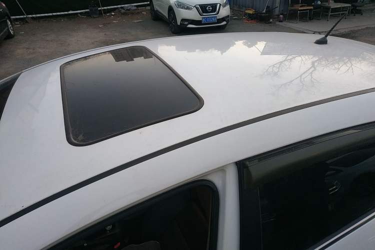 Used Kia K3S 2014 1.6L Automatic DLX Roof