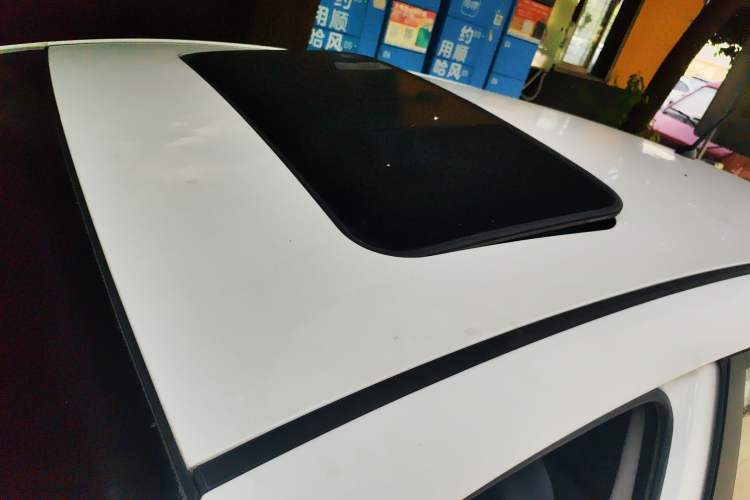 Used Kia K3S 2014 1.6L Automatic DLX Roof