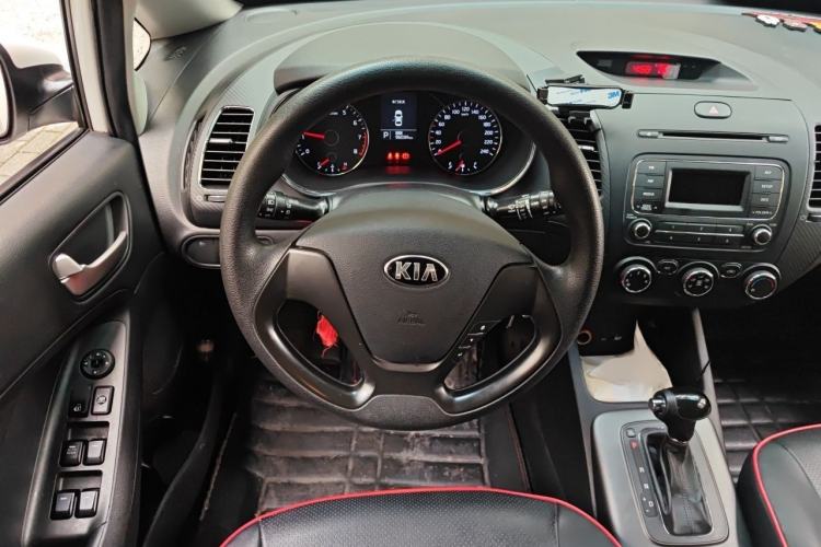 Used Kia K3S 2014 1.6L Automatic GL Steering Wheel
