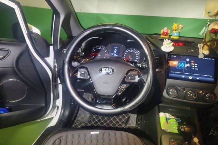 Used Kia K3S 2014 1.6L Automatic GLS Steering Wheel