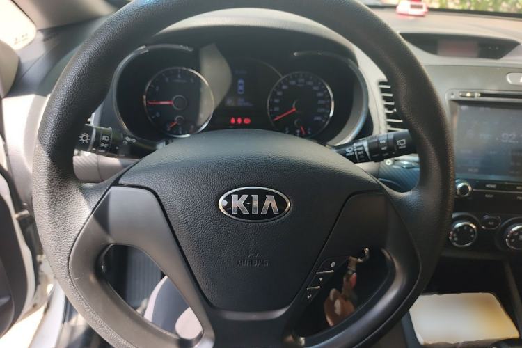 Used Kia K3S 2014 1.6L Automatic GL Steering Wheel