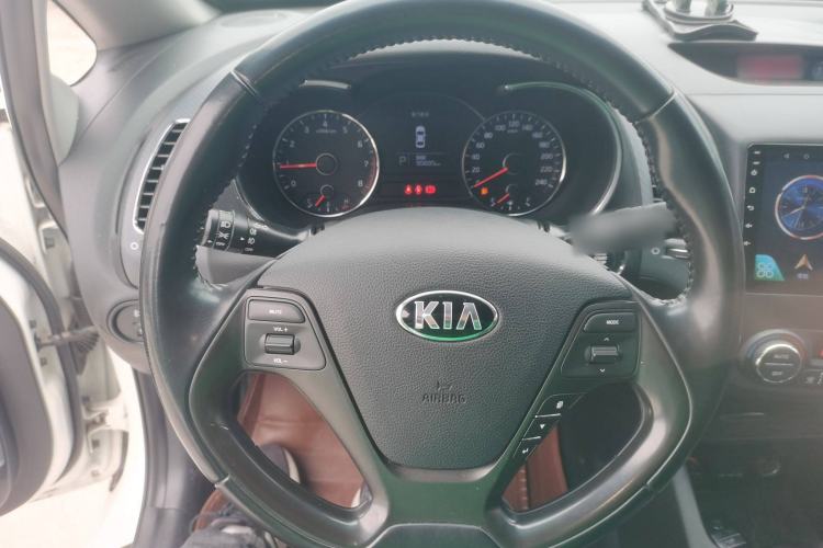 Used Kia K3S 2014 1.6L Automatic DLX Steering Wheel