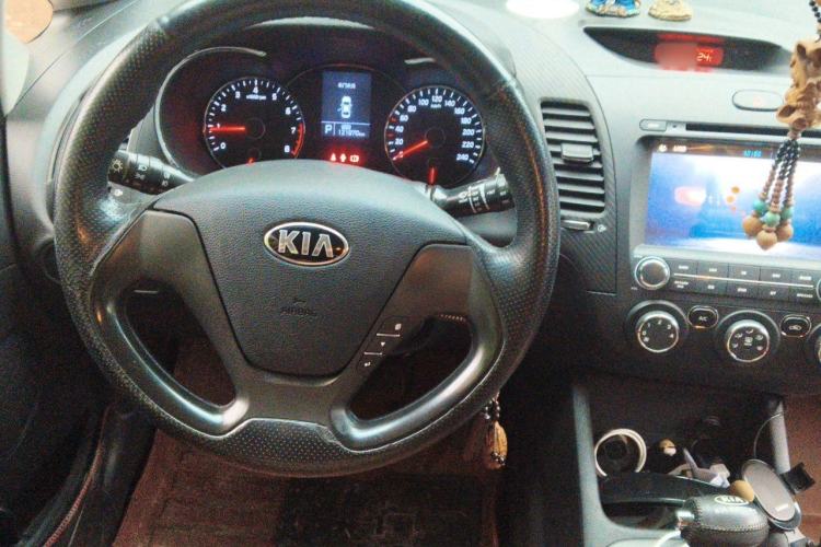 Used Kia K3S 2014 1.6L Automatic GL Steering Wheel