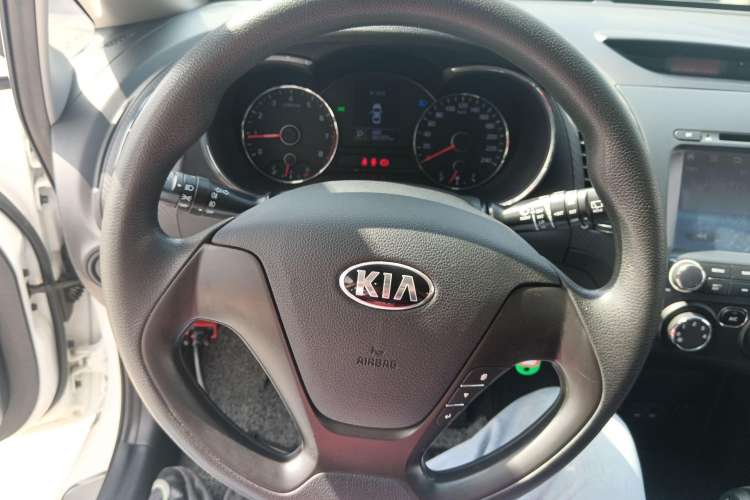 Used Kia K3S 2014 1.6L Automatic GL Steering Wheel