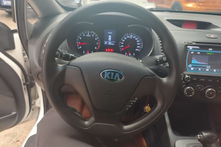 Used Kia K3S 2014 1.6L Automatic GL Steering Wheel