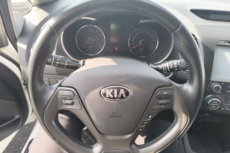 Used Kia K3S 2014 1.6L Automatic DLX Steering Wheel