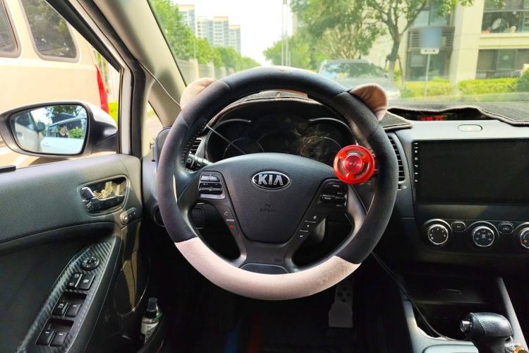 Used Kia K3S 2014 1.6L Automatic GLS Steering Wheel