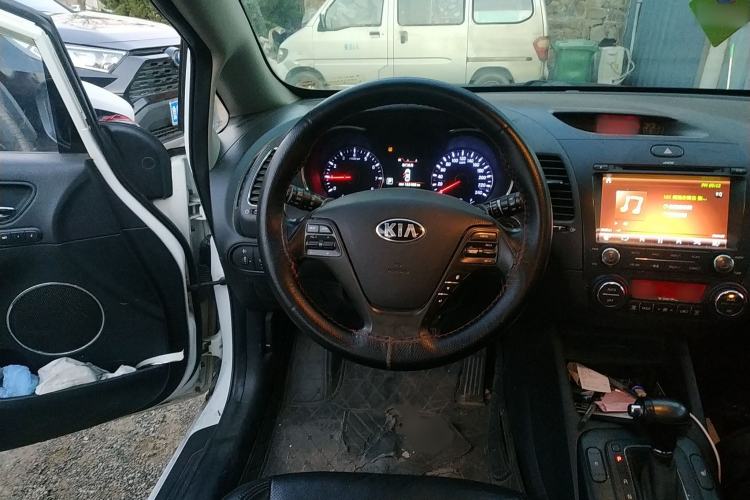 Used Kia K3S 2014 1.6L Automatic DLX Steering Wheel