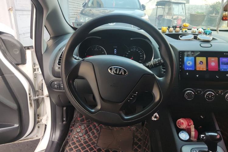 Used Kia K3S 2014 1.6L Automatic GL Steering Wheel