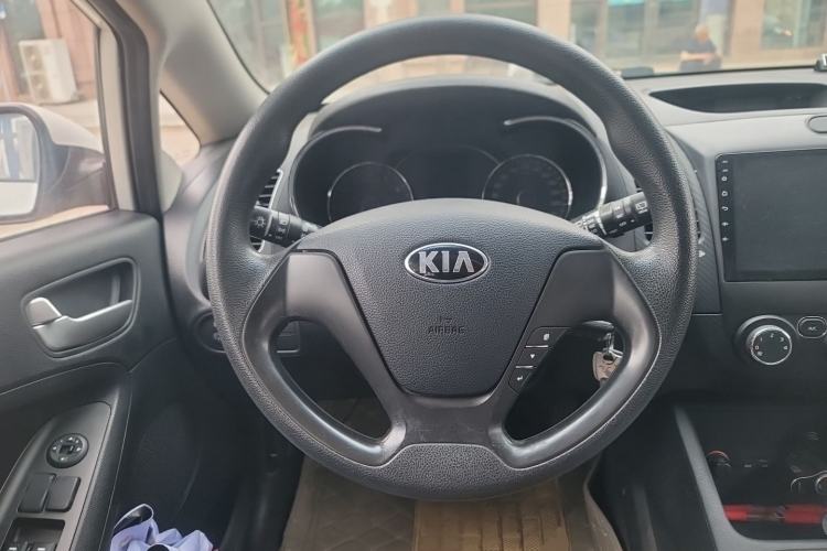 Used Kia K3S 2014 1.6L Automatic GL Steering Wheel