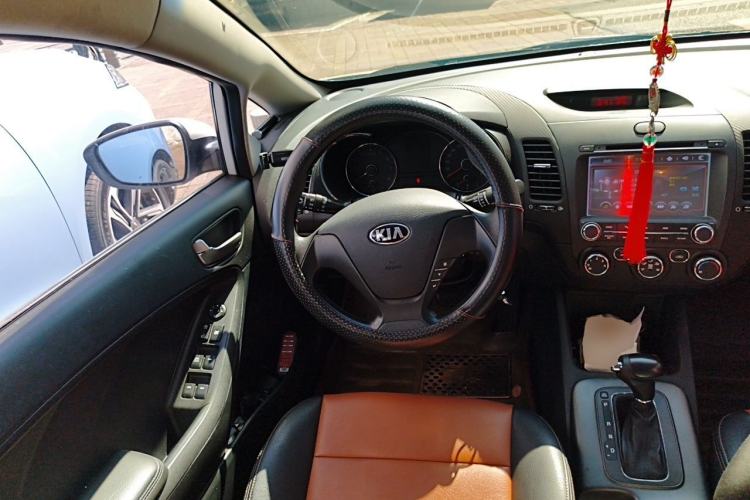 Used Kia K3S 2014 1.6L Automatic GL Steering Wheel