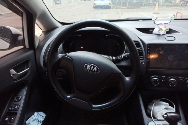 Used Kia K3S 2014 1.6L Automatic GL Steering Wheel