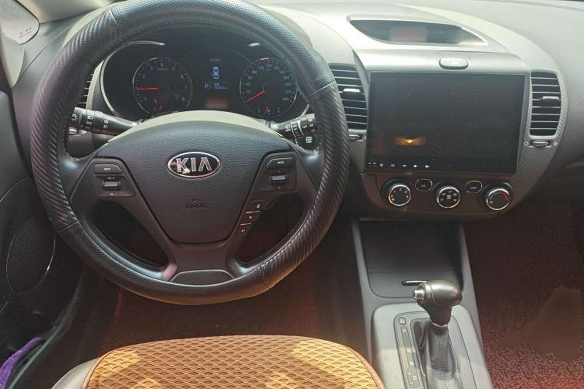 Used Kia K3S 2014 1.6L Automatic GLS Steering Wheel