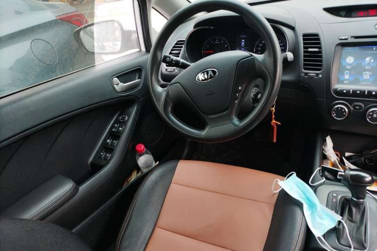 Used Kia K3S 2014 1.6L Automatic GL Steering Wheel