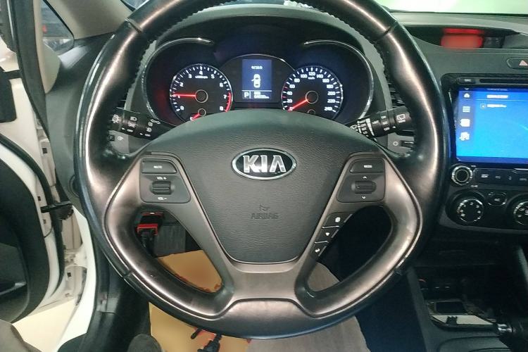 Used Kia K3S 2014 1.6L Automatic GLS Steering Wheel