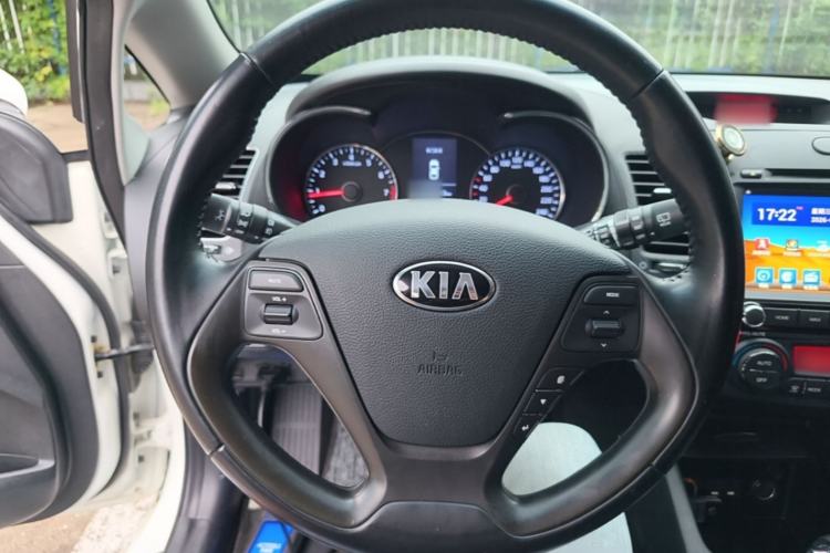 Used Kia K3S 2014 1.6L Automatic DLX Steering Wheel