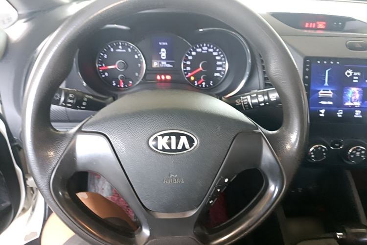 Used Kia K3S 2014 1.6L Automatic GL Steering Wheel