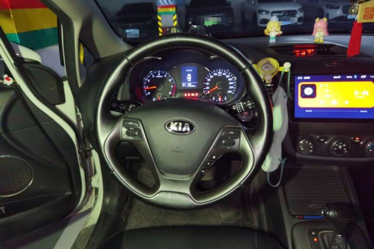 Used Kia K3S 2014 1.6L Automatic GLS Steering Wheel