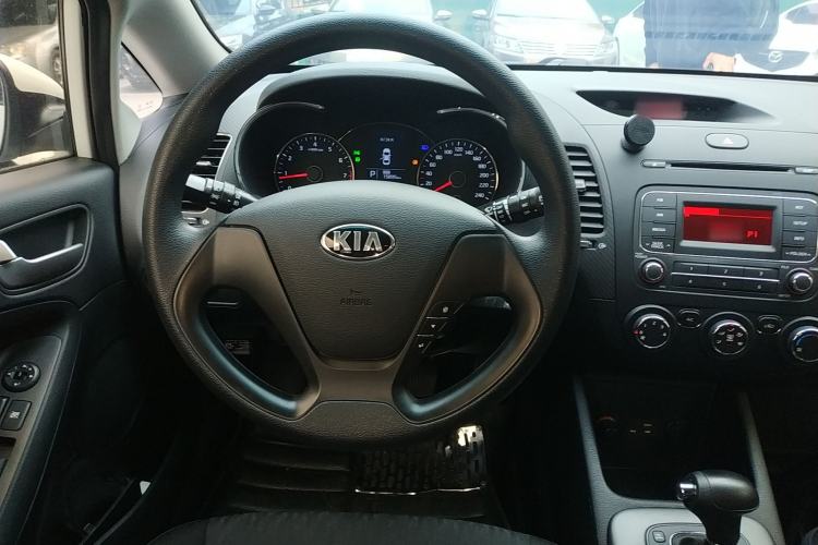 Used Kia K3S 2014 1.6L Automatic GL Steering Wheel