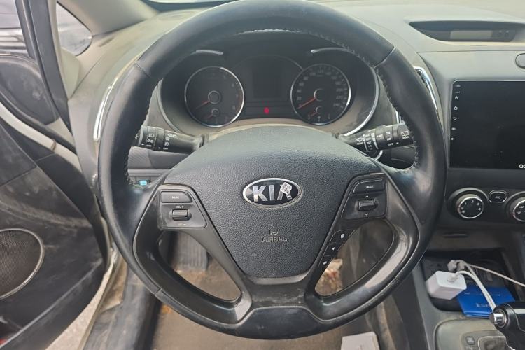 Used Kia K3S 2014 1.6L Automatic GLS Steering Wheel