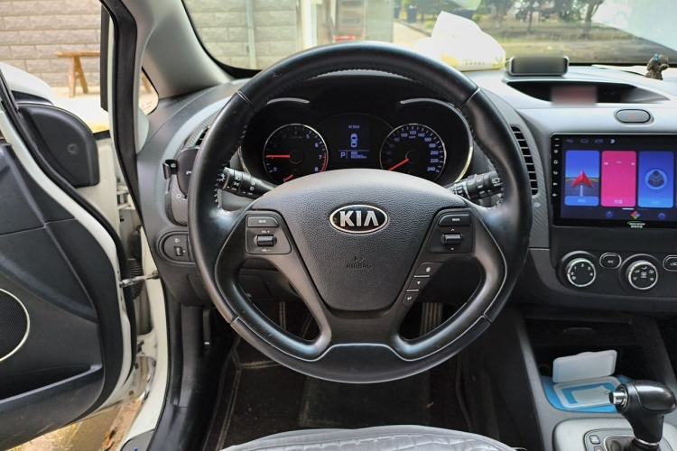 Used Kia K3S 2014 1.6L Automatic GLS Steering Wheel