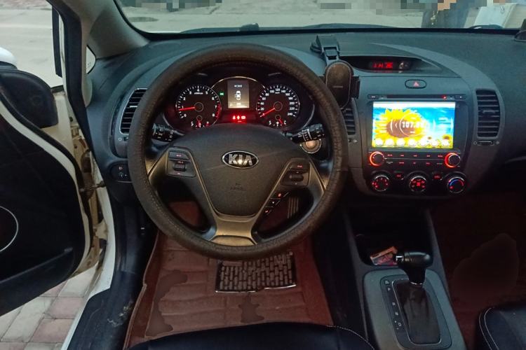 Used Kia K3S 2014 1.6L Automatic GLS Steering Wheel