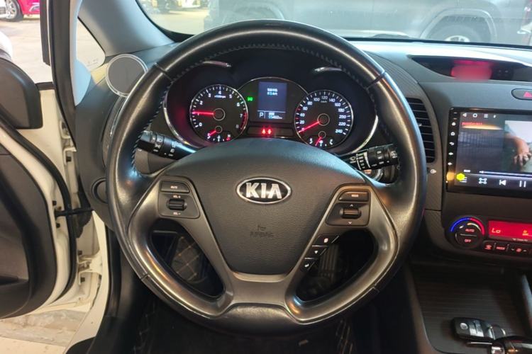 Used Kia K3S 2014 1.6L Automatic DLX Steering Wheel
