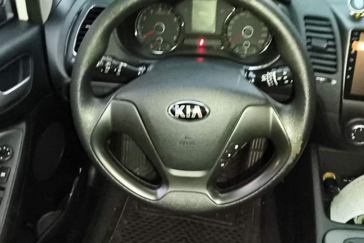 Used Kia K3S 2014 1.6L Automatic GL Steering Wheel