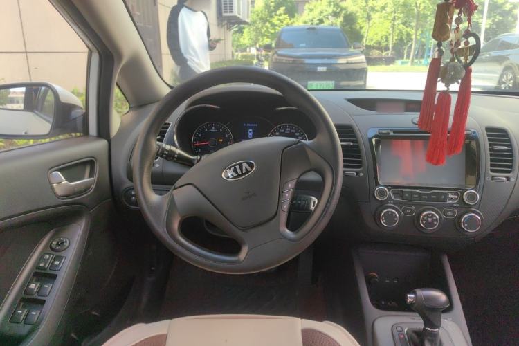 Used Kia K3S 2014 1.6L Automatic GL Steering Wheel