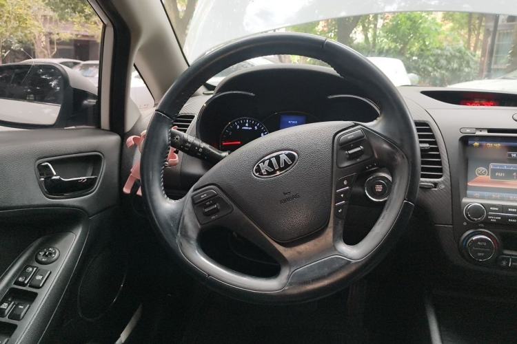 Used Kia K3S 2014 1.6L Automatic DLX Steering Wheel