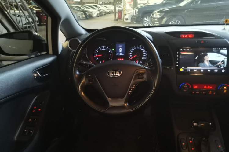 Used Kia K3S 2014 1.6L Automatic DLX Steering Wheel