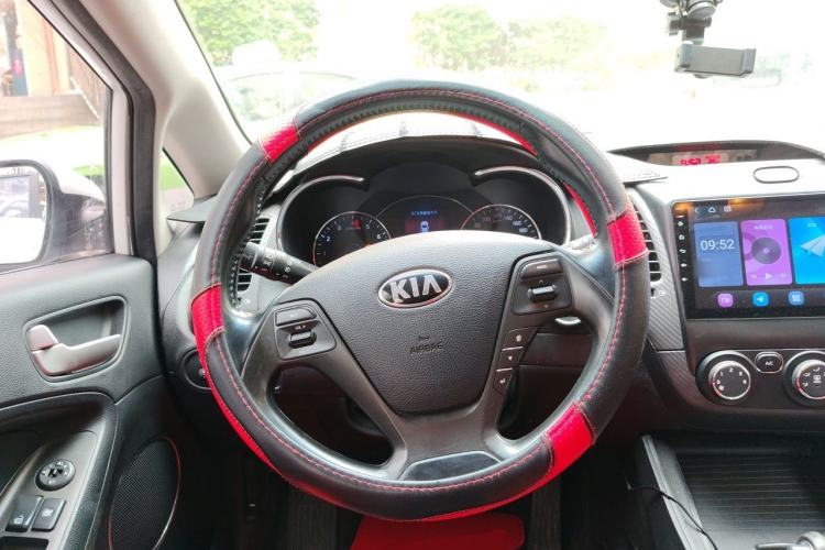 Used Kia K3S 2014 1.6L Automatic GLS Steering Wheel