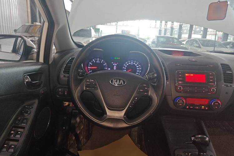 Used Kia K3S 2014 1.6L Automatic Premium Steering Wheel