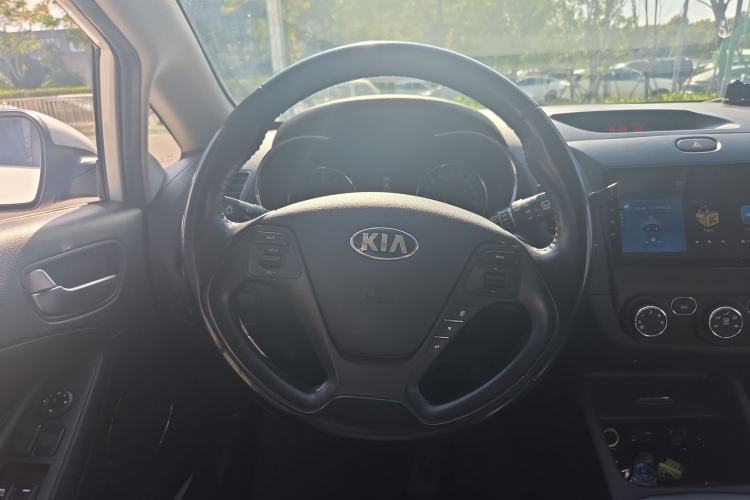 Used Kia K3S 2014 1.6L Automatic GLS Steering Wheel