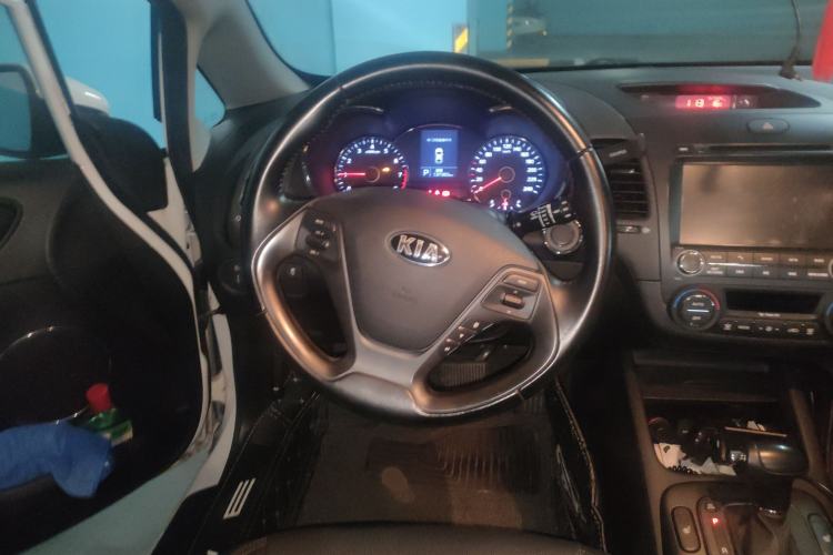 Used Kia K3S 2014 1.6L Automatic DLX Steering Wheel