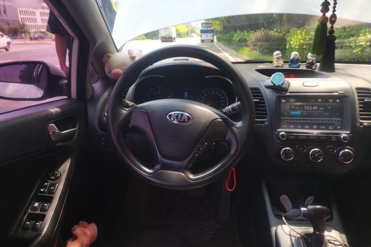 Used Kia K3S 2014 1.6L Automatic GL Steering Wheel