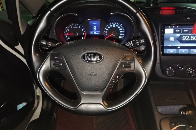 Used Kia K3S 2014 1.6L Automatic GLS Steering Wheel