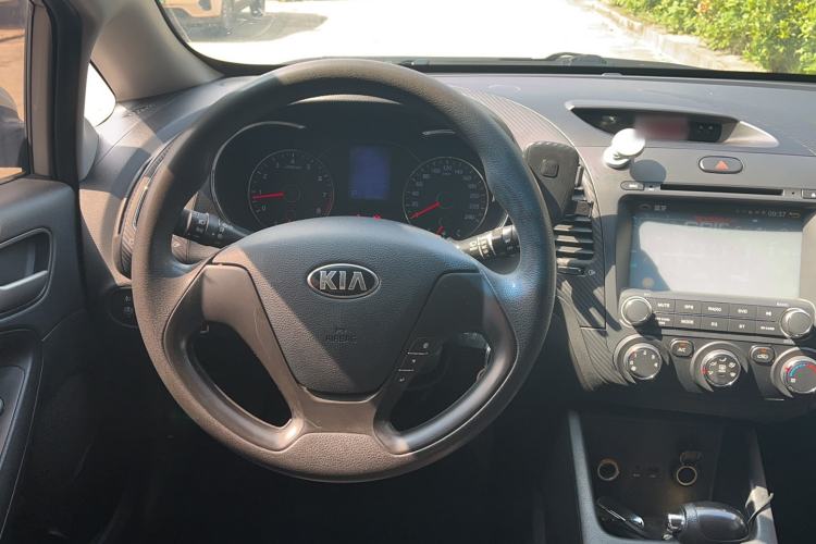 Used Kia K3S 2014 1.6L Automatic GL Steering Wheel