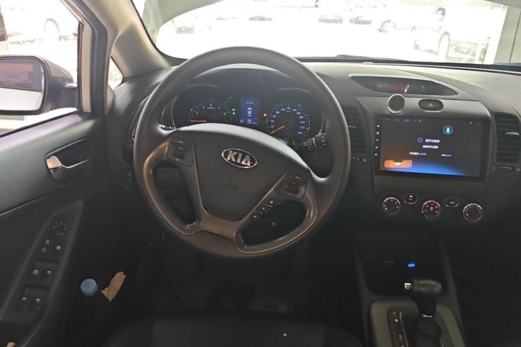 Used Kia K3S 2014 1.6L Automatic GL Steering Wheel