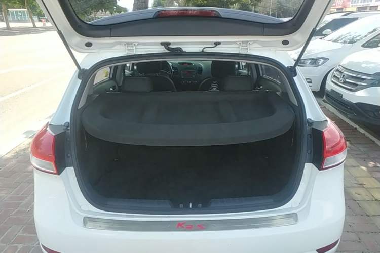 Used Kia K3S 2014 1.6L Manual GL Trunk
