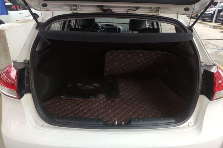 Used Kia K3S 2014 1.6L Automatic GLS Trunk