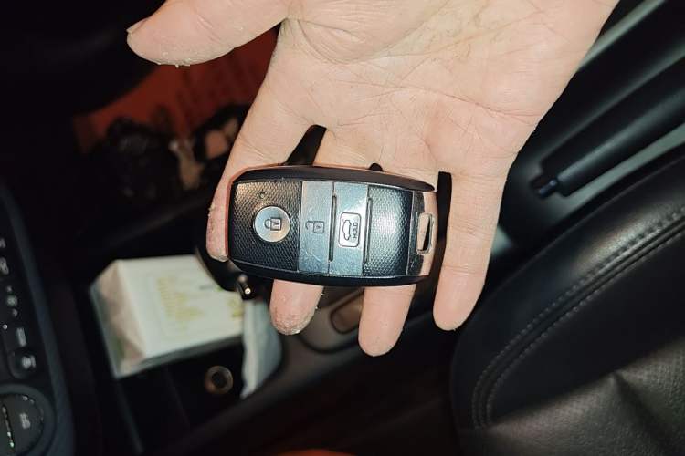 Used Kia K3S 2014 1.6L Automatic DLX Vehicle Key